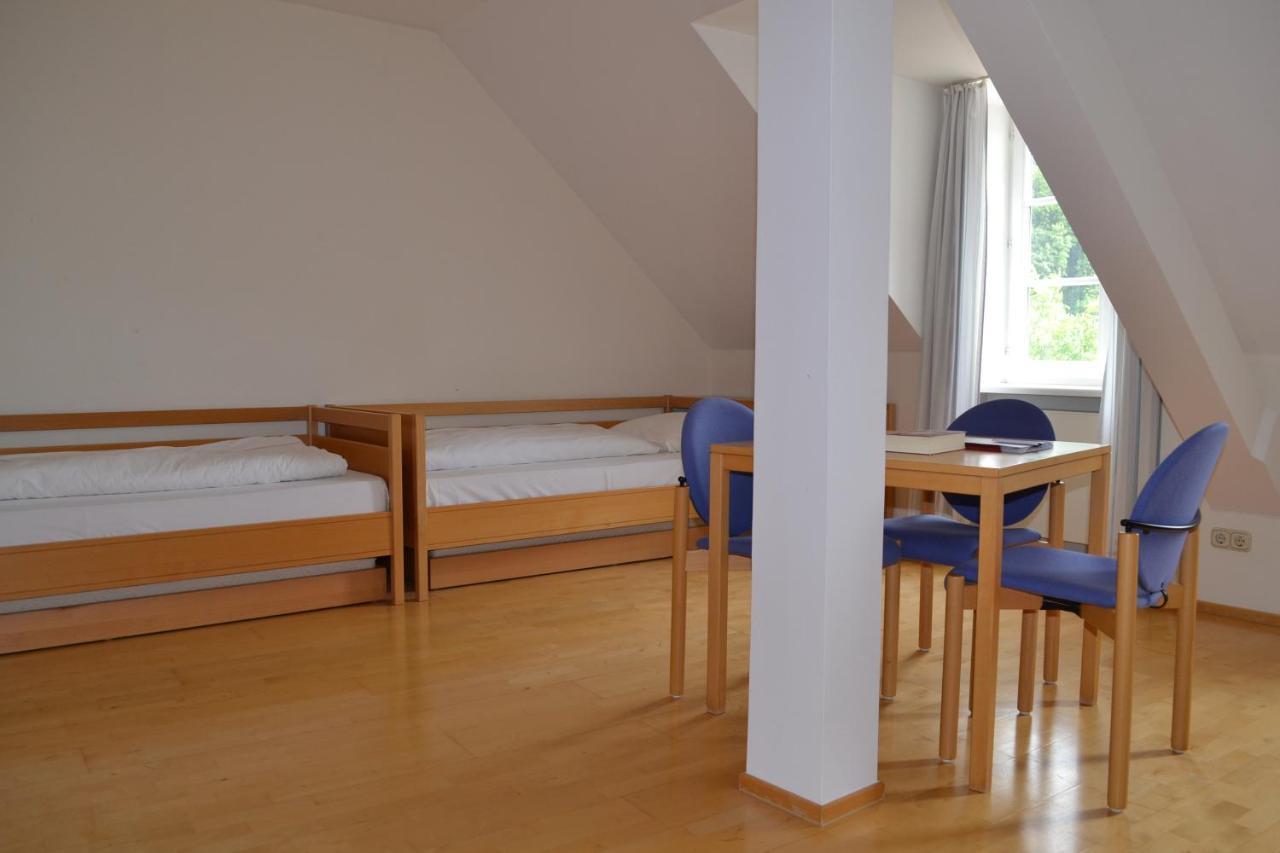 Haus Der Begegnung Heilig Geist Hotel Burghausen Bagian luar foto