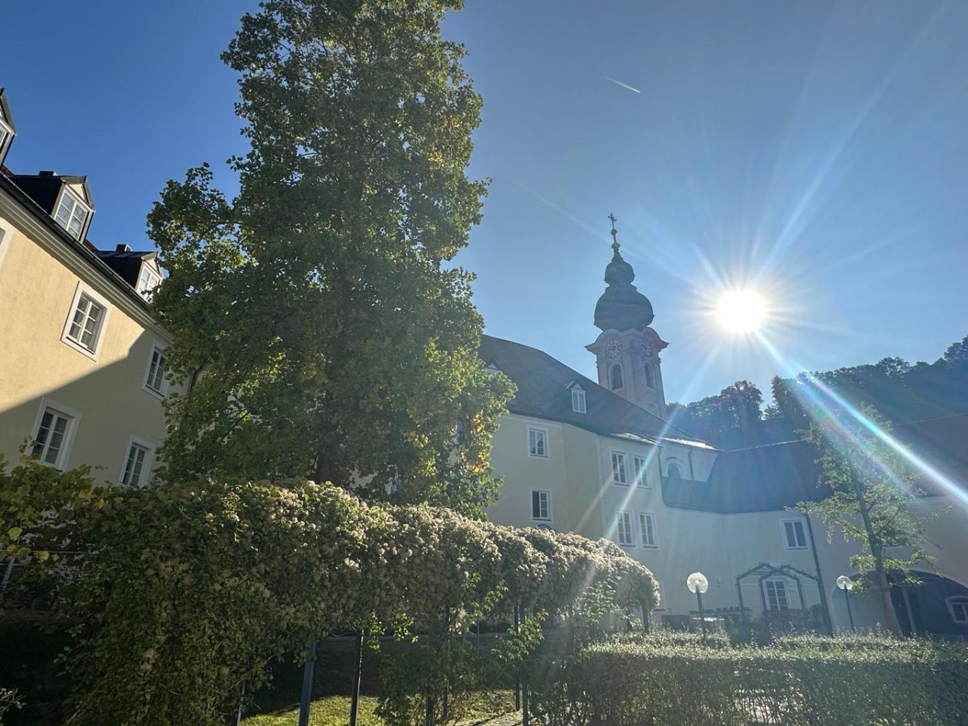 Haus Der Begegnung Heilig Geist Hotel Burghausen Bagian luar foto