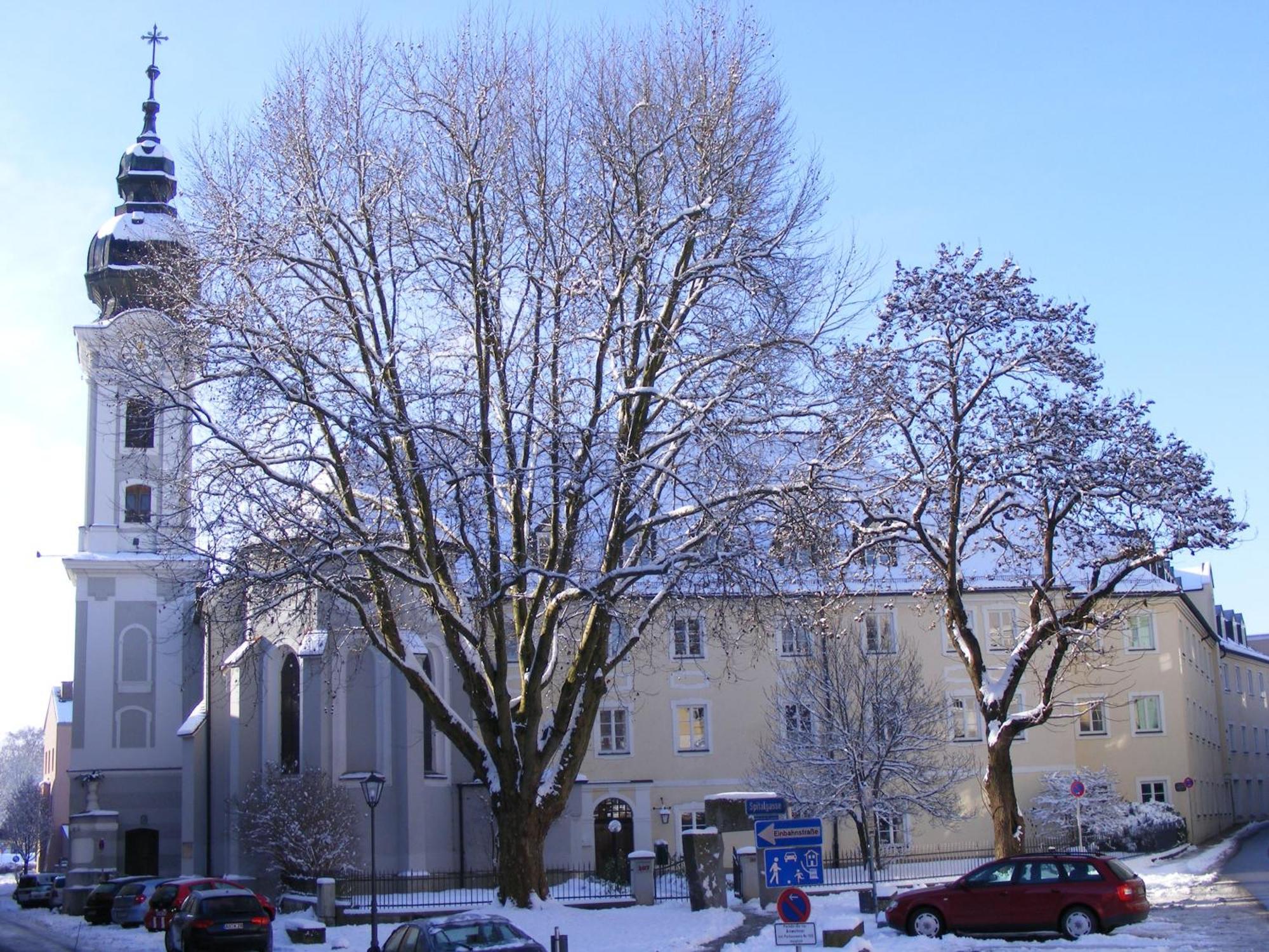 Haus Der Begegnung Heilig Geist Hotel Burghausen Bagian luar foto