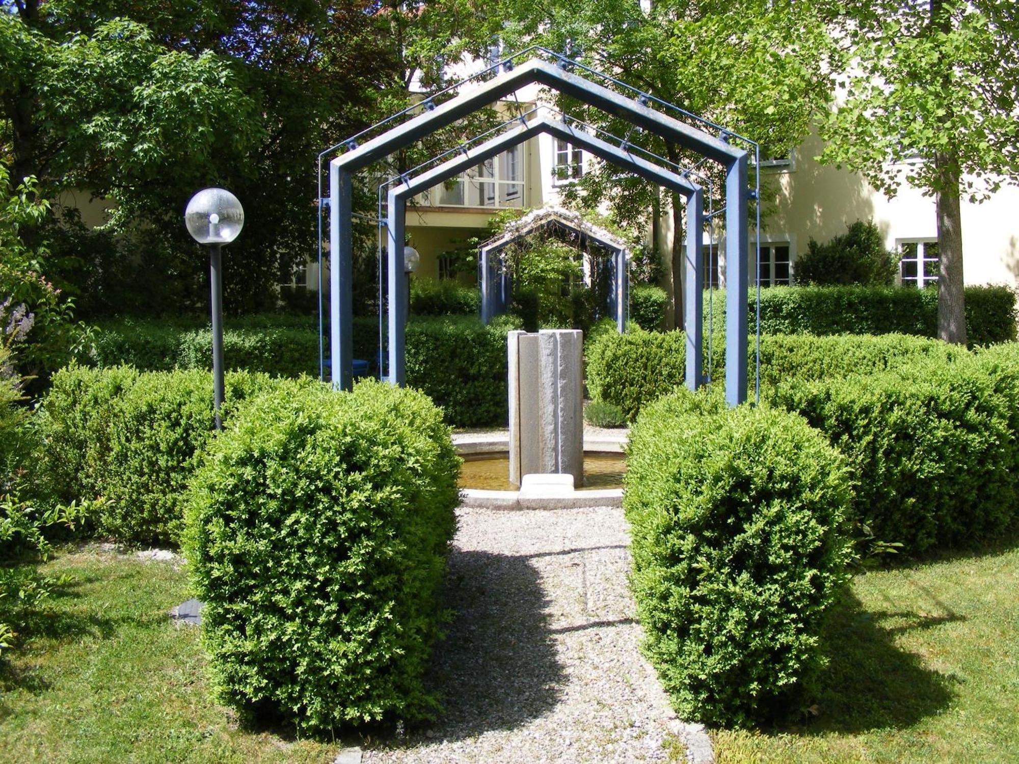 Haus Der Begegnung Heilig Geist Hotel Burghausen Bagian luar foto
