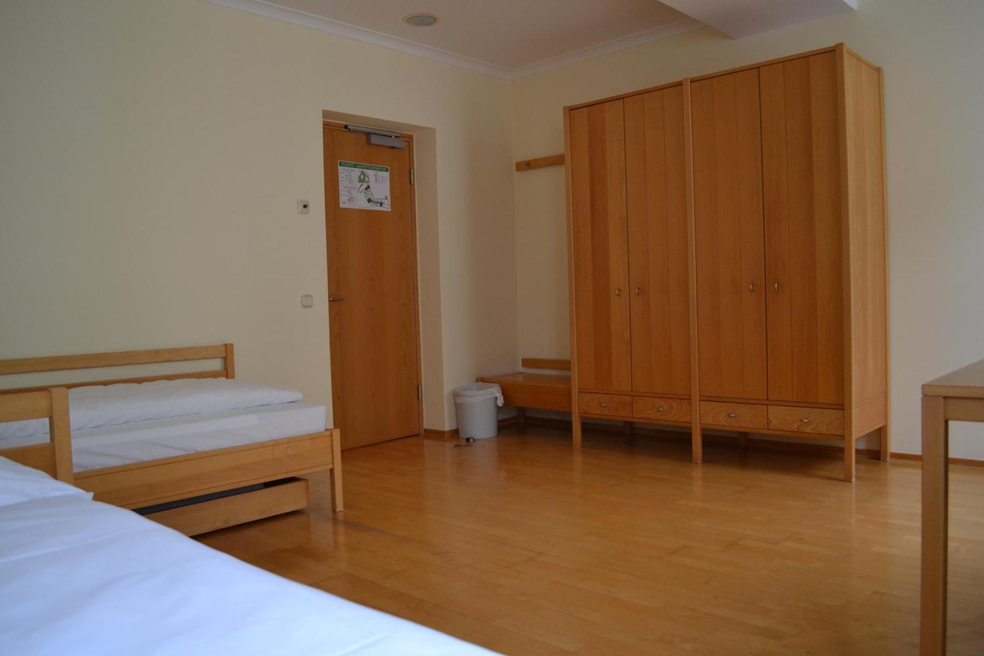 Haus Der Begegnung Heilig Geist Hotel Burghausen Bagian luar foto
