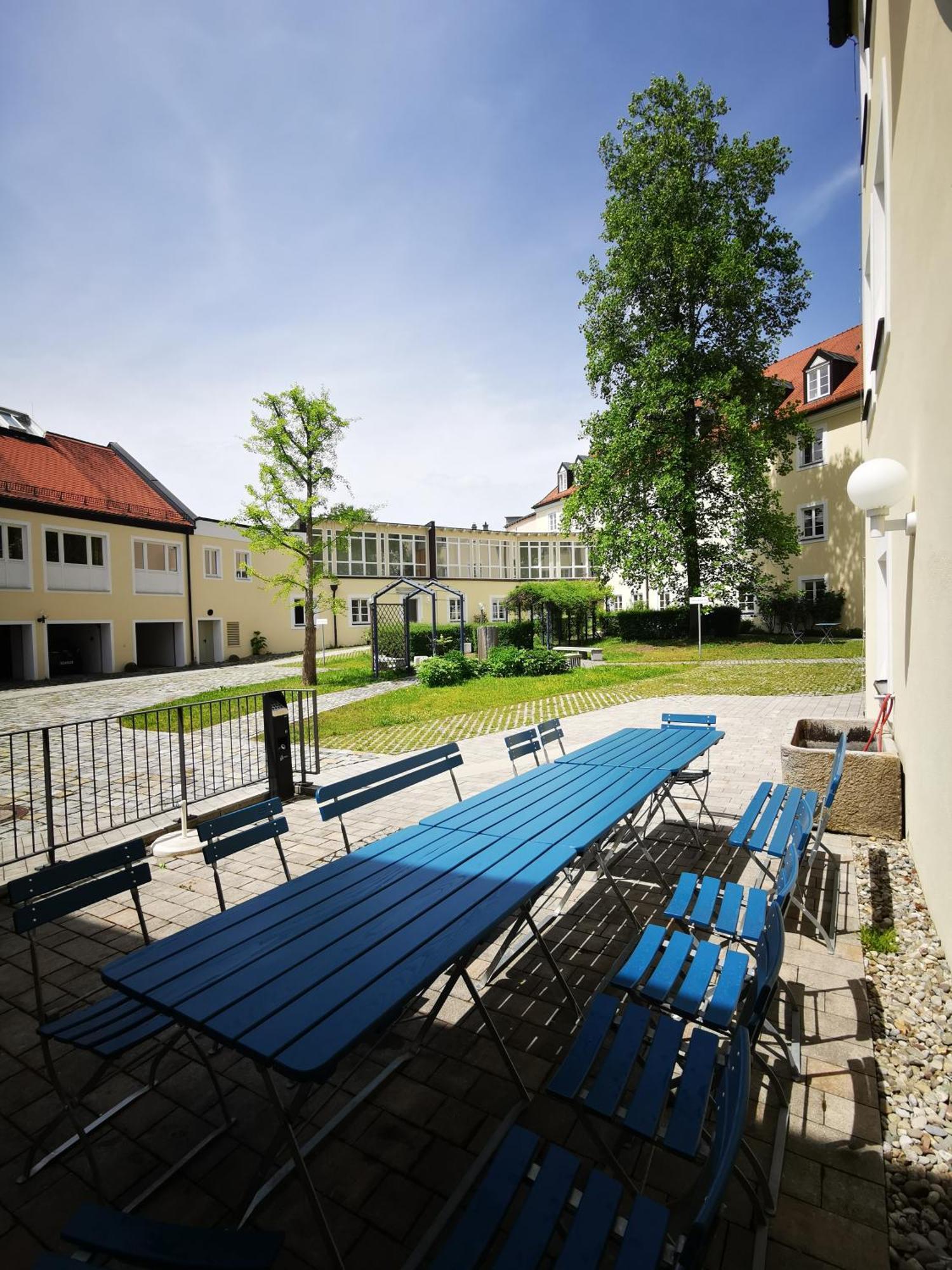 Haus Der Begegnung Heilig Geist Hotel Burghausen Bagian luar foto