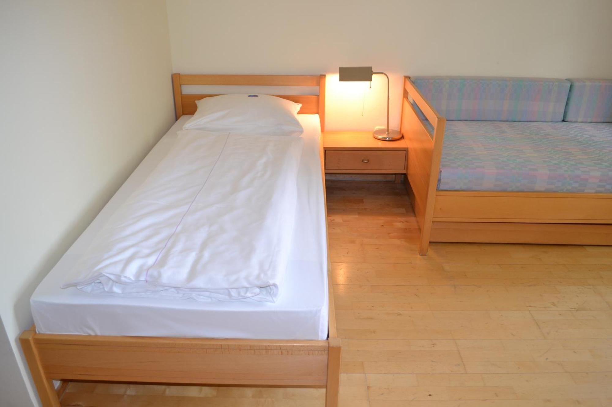 Haus Der Begegnung Heilig Geist Hotel Burghausen Bagian luar foto