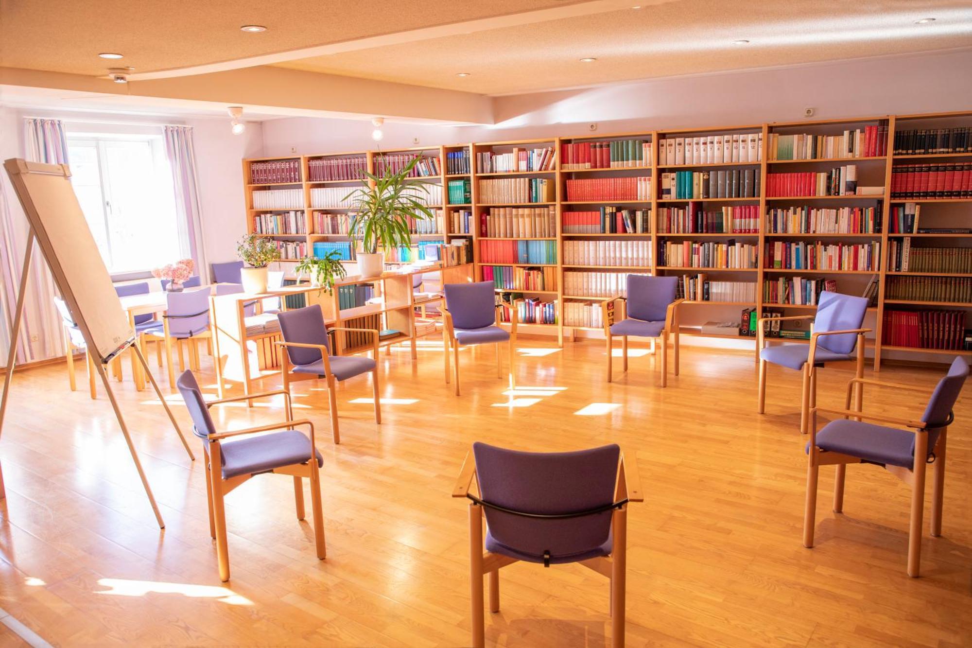 Haus Der Begegnung Heilig Geist Hotel Burghausen Bagian luar foto