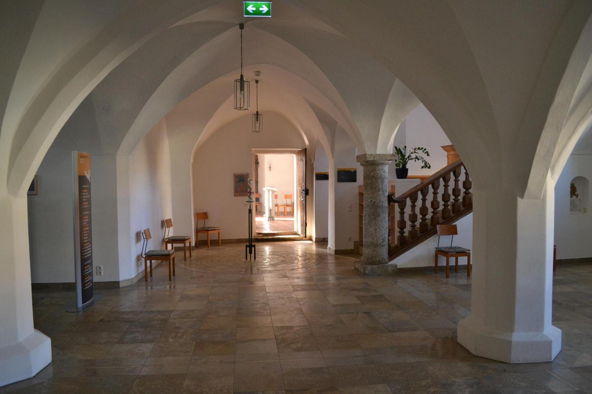 Haus Der Begegnung Heilig Geist Hotel Burghausen Bagian luar foto
