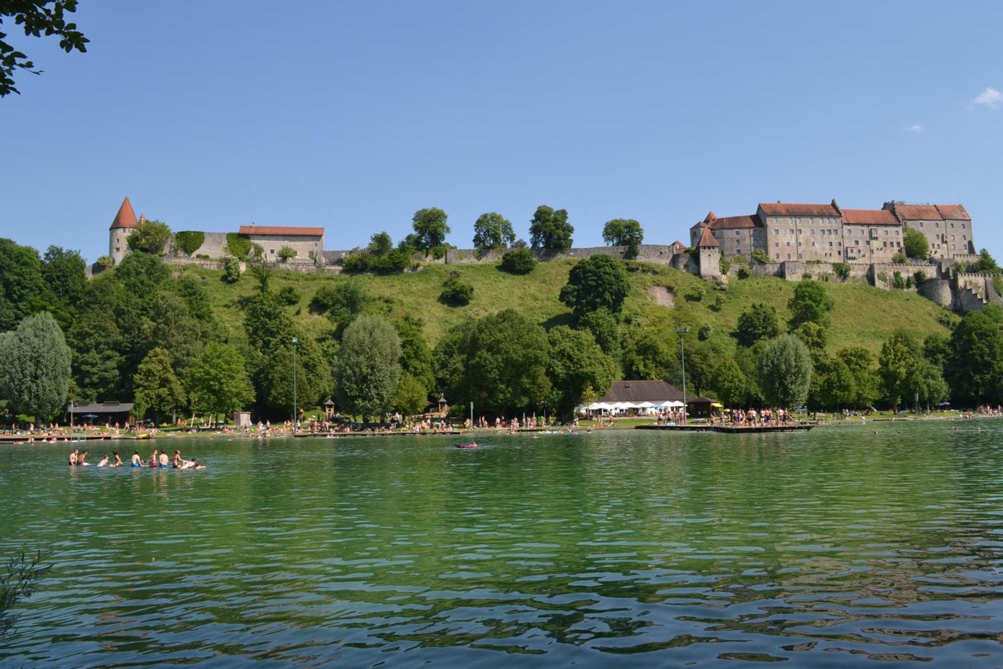 Haus Der Begegnung Heilig Geist Hotel Burghausen Bagian luar foto