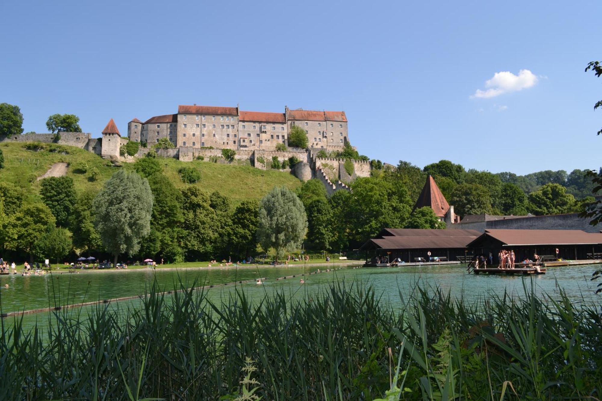 Haus Der Begegnung Heilig Geist Hotel Burghausen Bagian luar foto