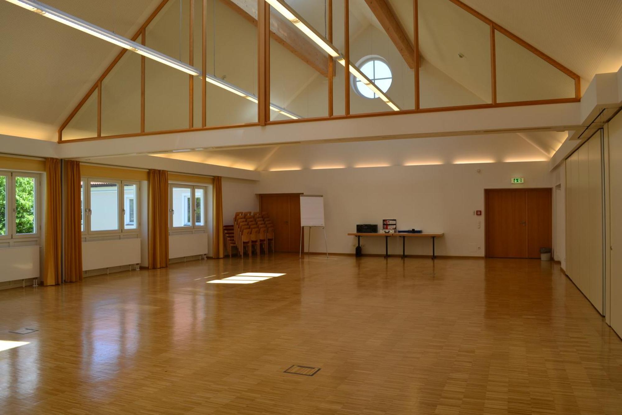 Haus Der Begegnung Heilig Geist Hotel Burghausen Bagian luar foto
