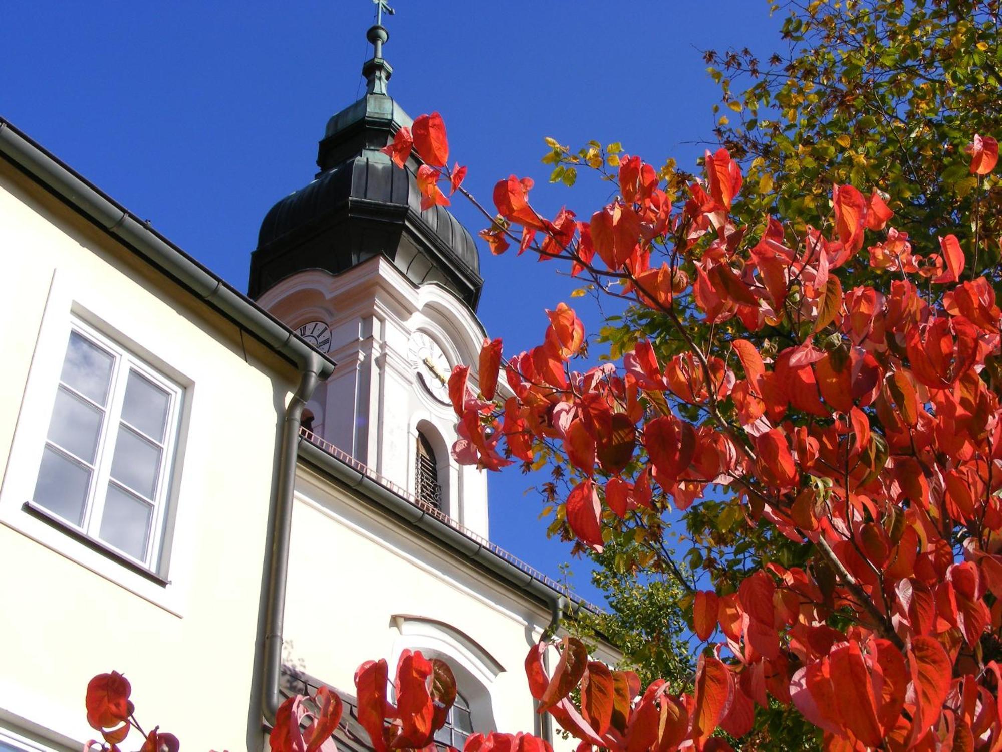 Haus Der Begegnung Heilig Geist Hotel Burghausen Bagian luar foto