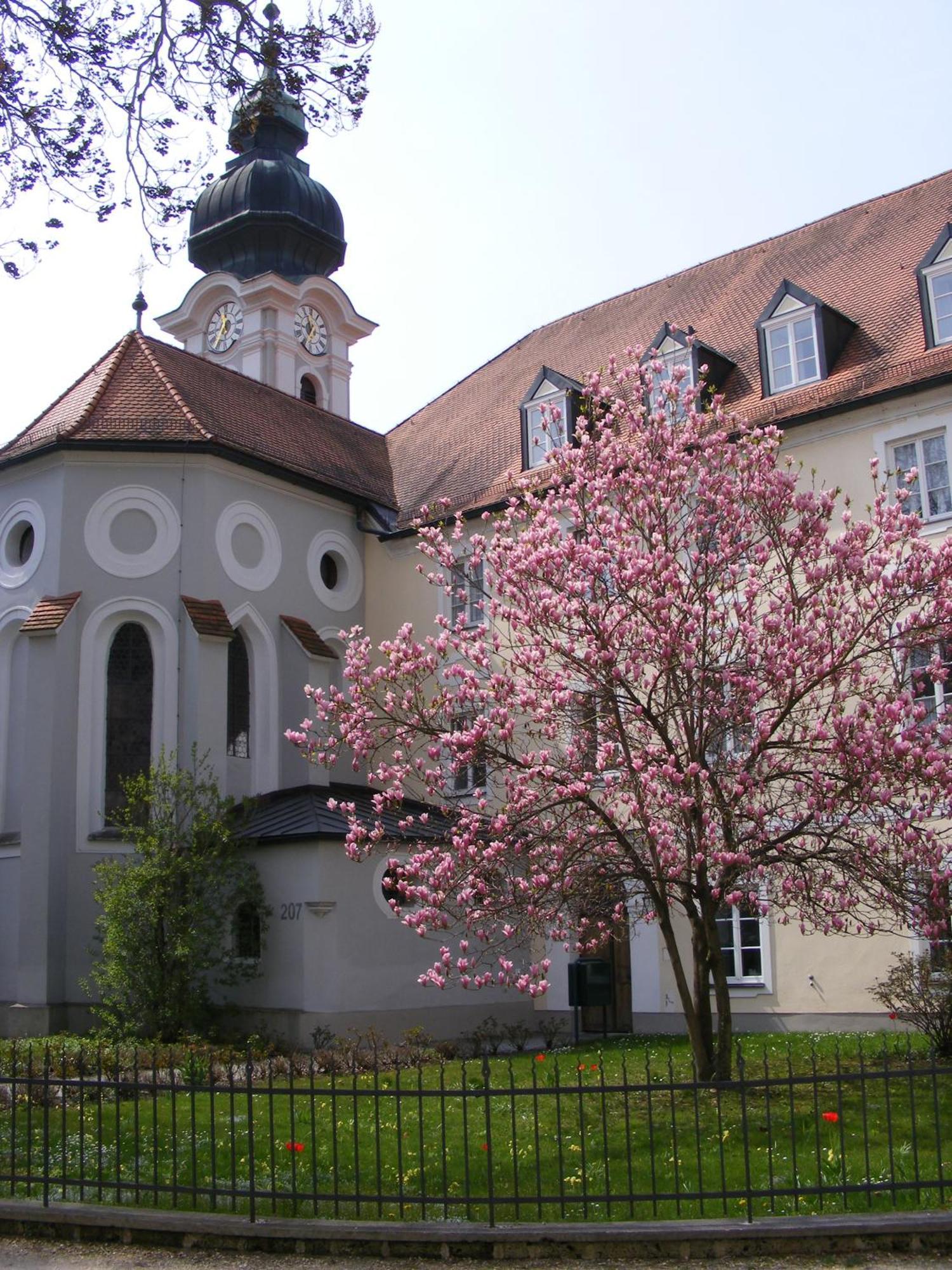 Haus Der Begegnung Heilig Geist Hotel Burghausen Bagian luar foto