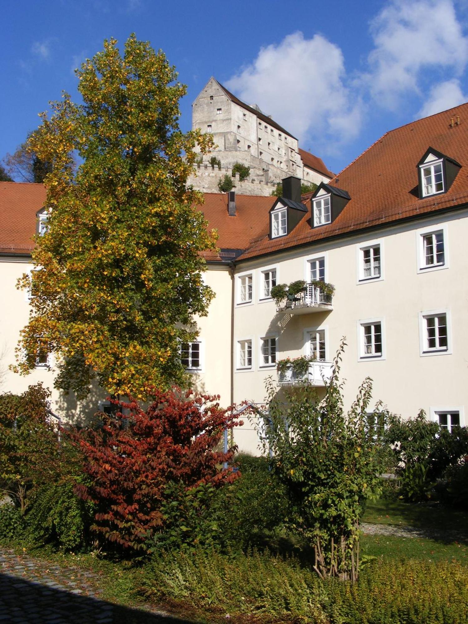 Haus Der Begegnung Heilig Geist Hotel Burghausen Bagian luar foto